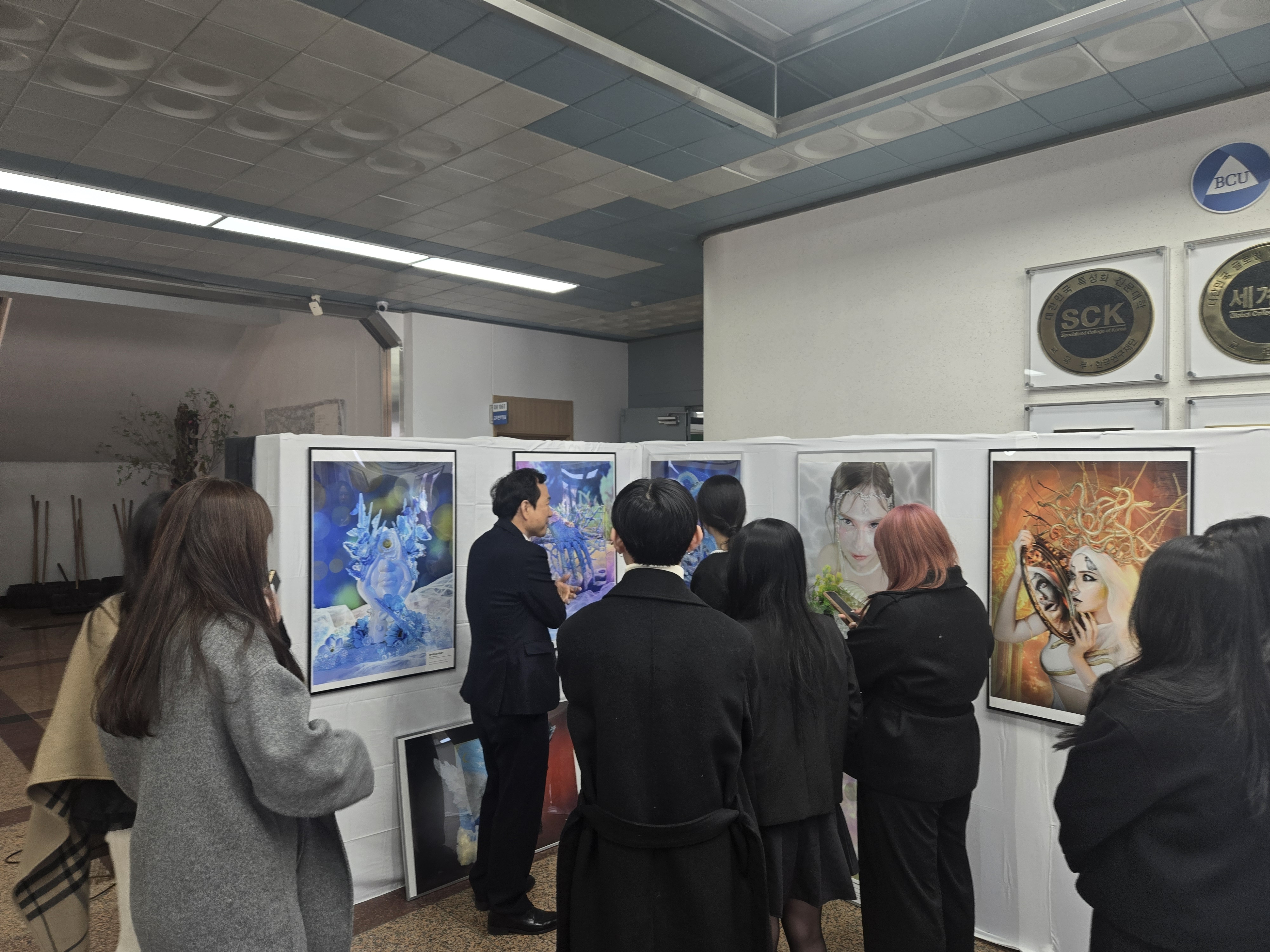 [2025 예술로 만난 배움의 순간, 토탈뷰티학과 전시회 개최] 1번째 첨부파일 이미지