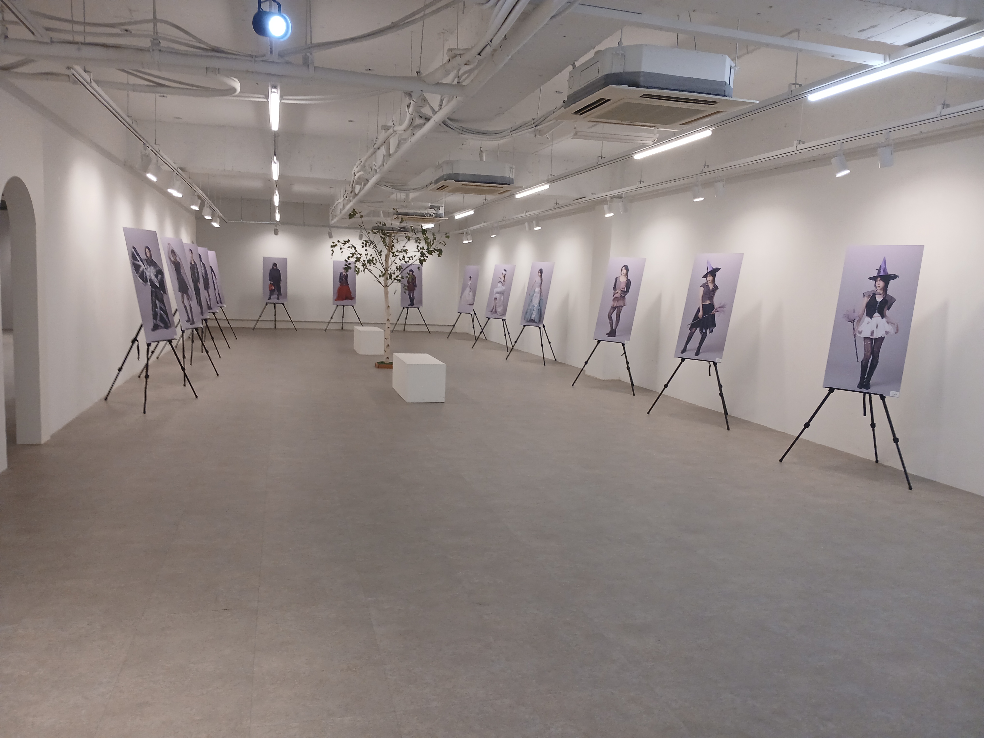 [패션스타일디자인]2025 패션아카이브-사진전 19번째 첨부파일 이미지