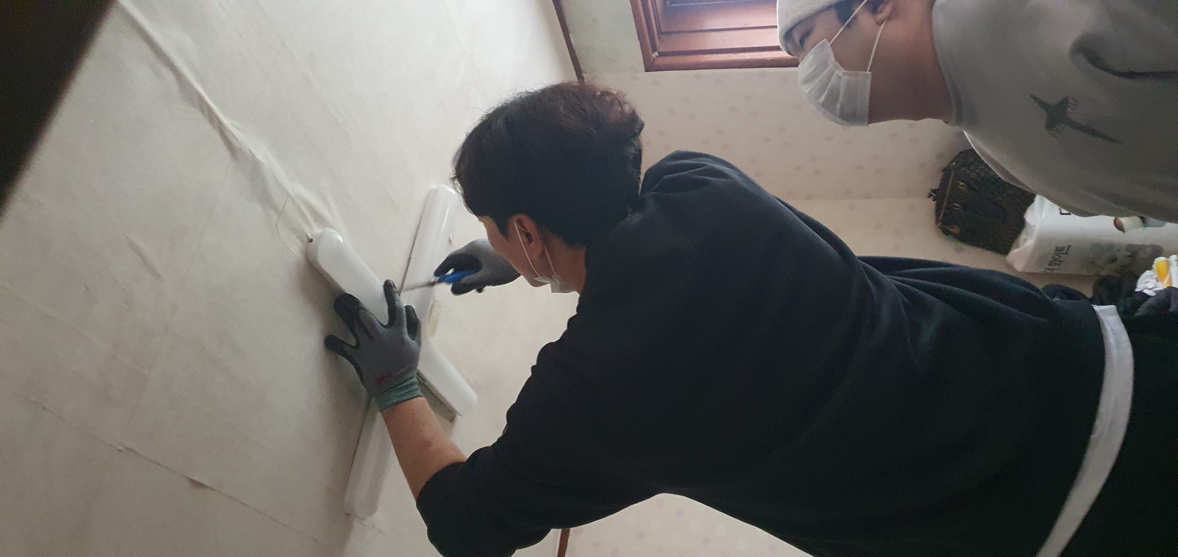 백석문화대학교 미래커리어개발학부 전기과, 문성동 에너지 취약계층 주거환경 개선 봉사활동 사진 8번째 첨부파일 이미지